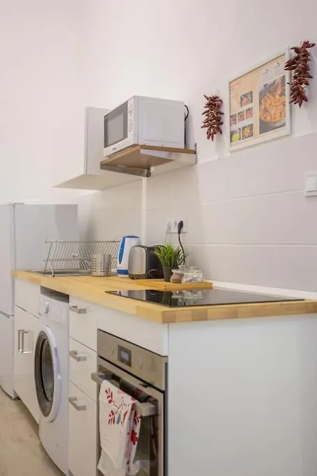 Cosy Two Bedroom Flat In Josika Street, Paprika 부다페스트