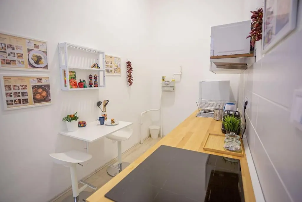 Cosy Two Bedroom Flat In Josika Street, Paprika 부다페스트 헝가리